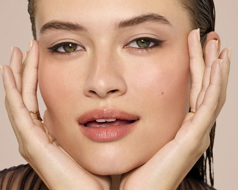 The Brown Eye liner Trend Taking Over 2026 — And How to Wear It