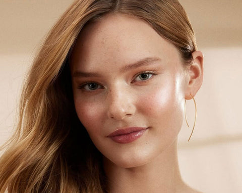 How to Choose the Right Highlighter for Your Skin Tone